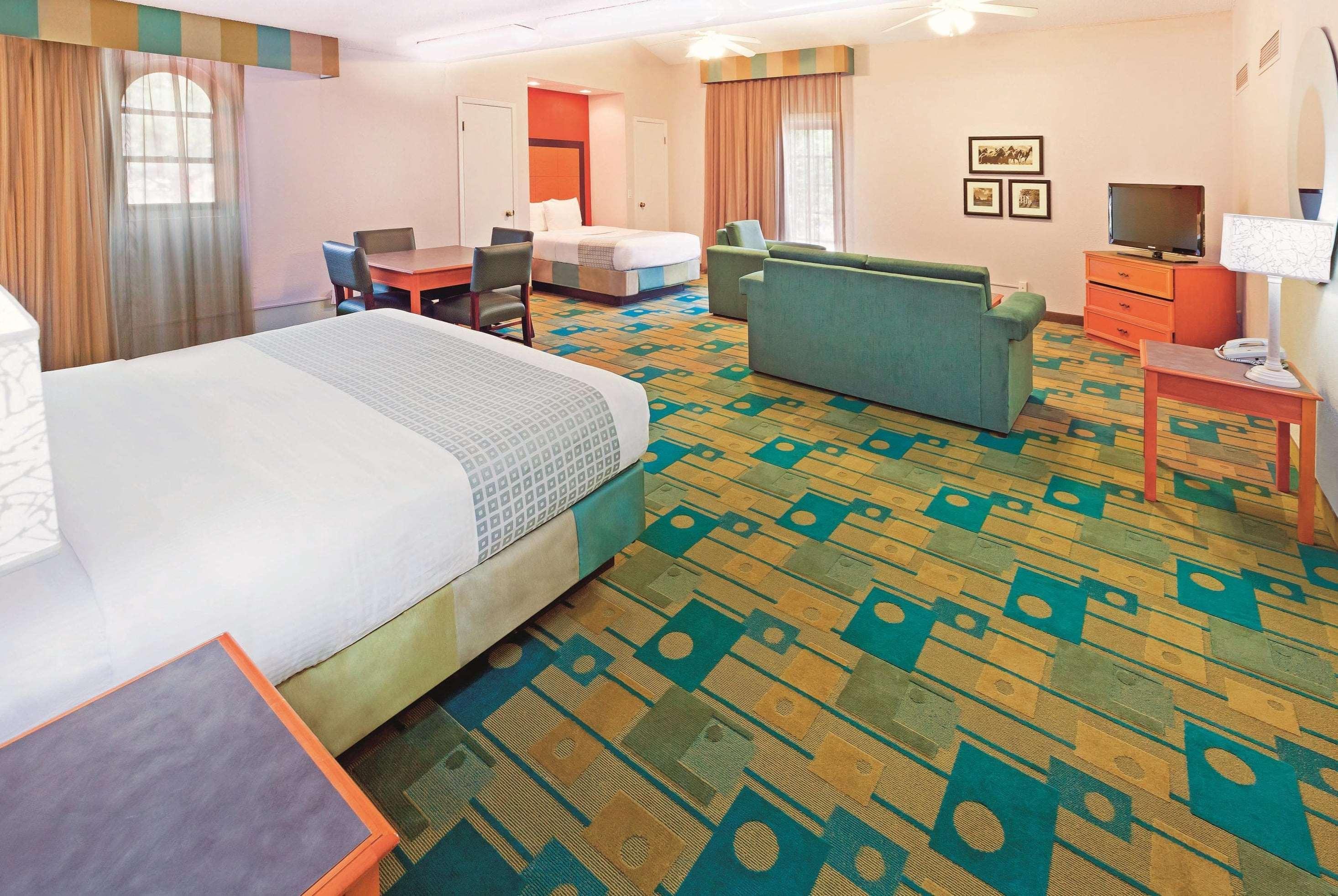 Baymont By Wyndham Lubbock - Downtown Civic Center Hotel Exterior photo